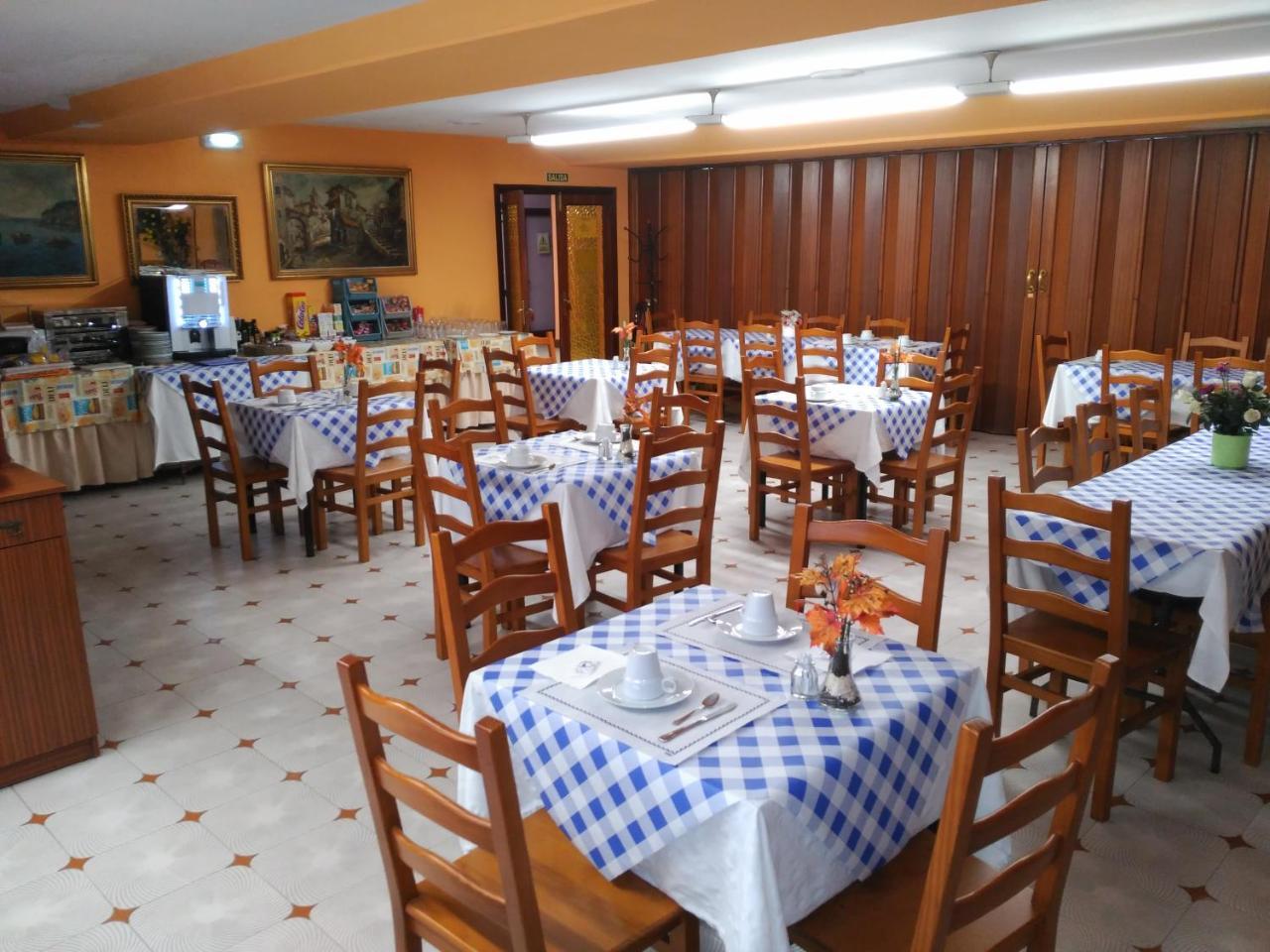 Hotel Vaqueros Langreo Exterior foto